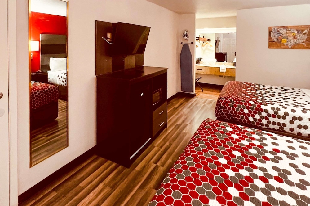 econo lodge inn and suites downtown san antonio riverwalk area