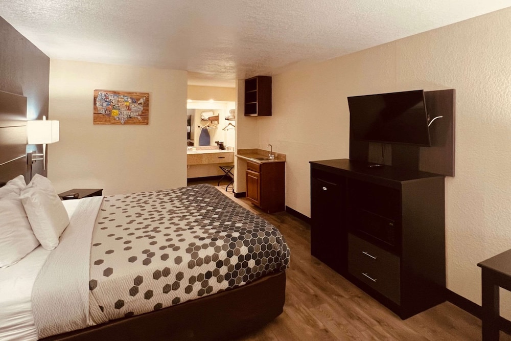 econo lodge inn and suites downtown san antonio riverwalk area