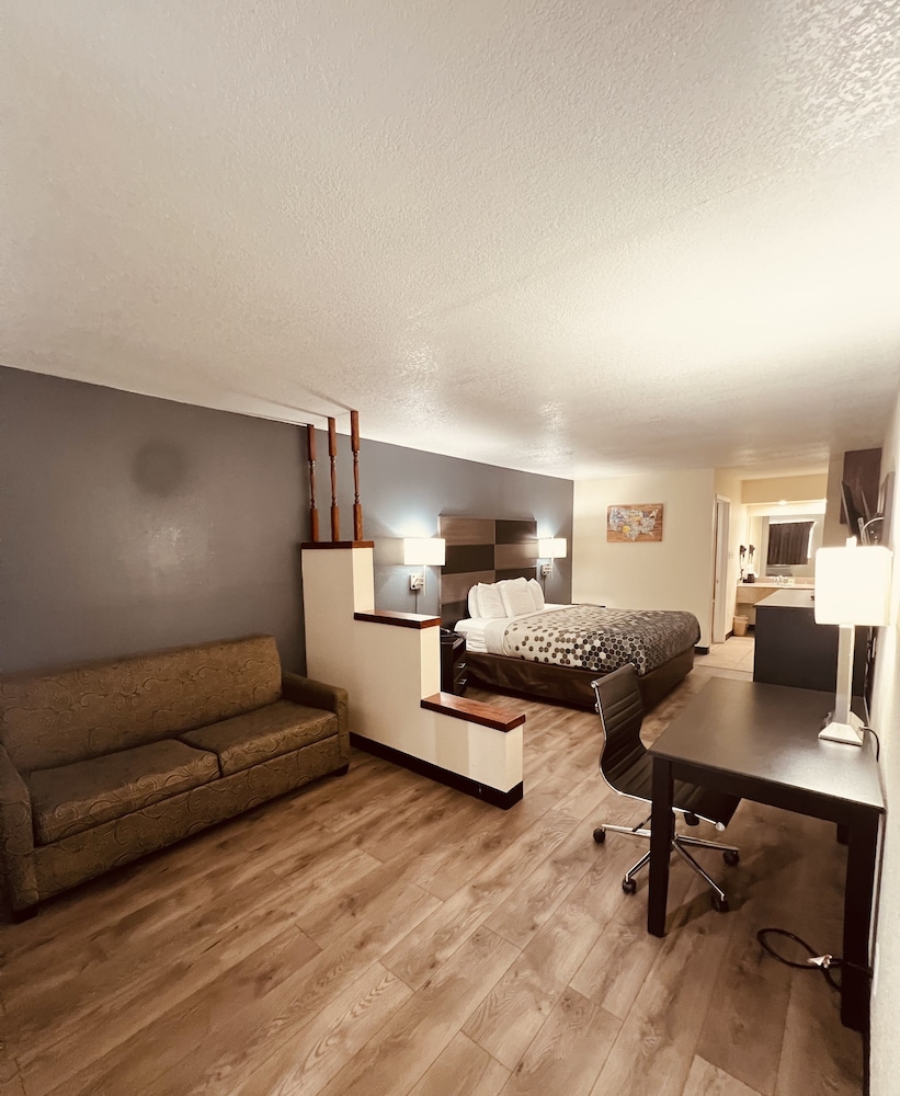 econo lodge inn and suites downtown san antonio riverwalk area