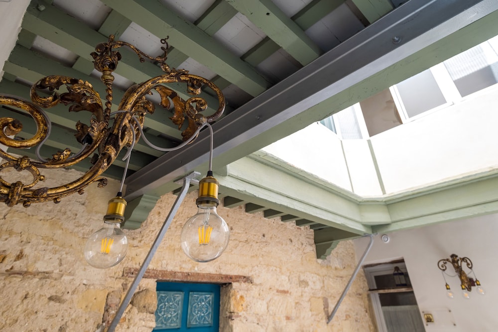 portus gaditanus sxviii patio andaluz bed and breakfast