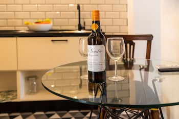 portus gaditanus sxviii patio andaluz bed and breakfast