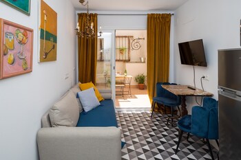 portus gaditanus sxviii patio andaluz bed and breakfast