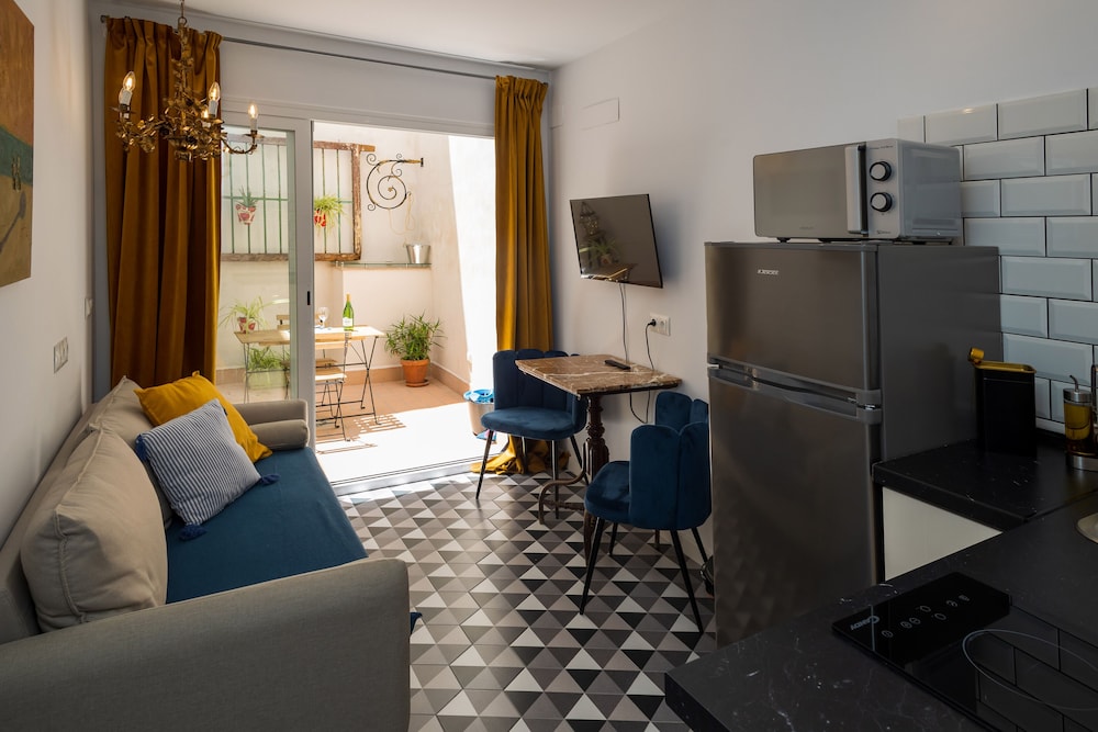 portus gaditanus sxviii patio andaluz bed and breakfast
