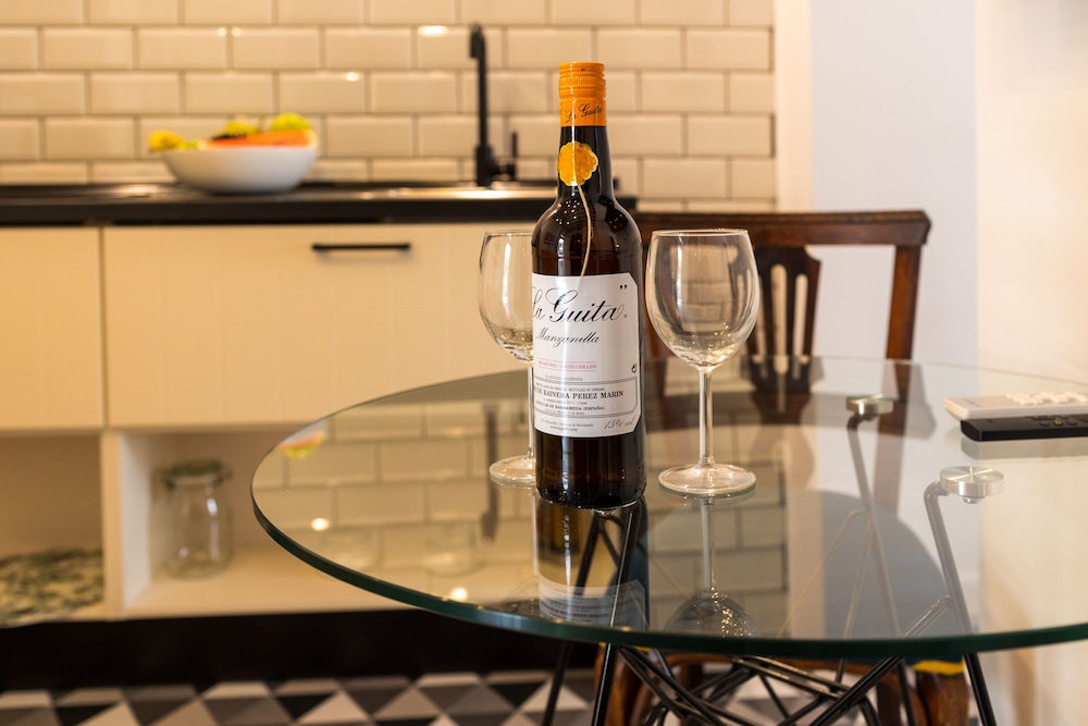 portus gaditanus sxviii patio andaluz bed and breakfast