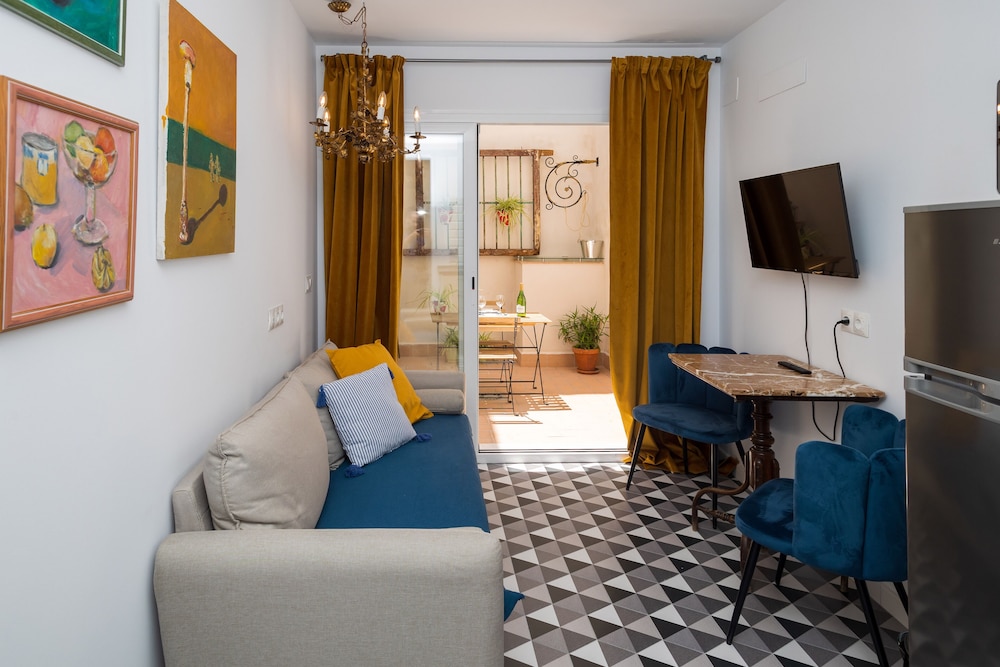 portus gaditanus sxviii patio andaluz bed and breakfast