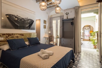 portus gaditanus sxviii patio andaluz bed and breakfast