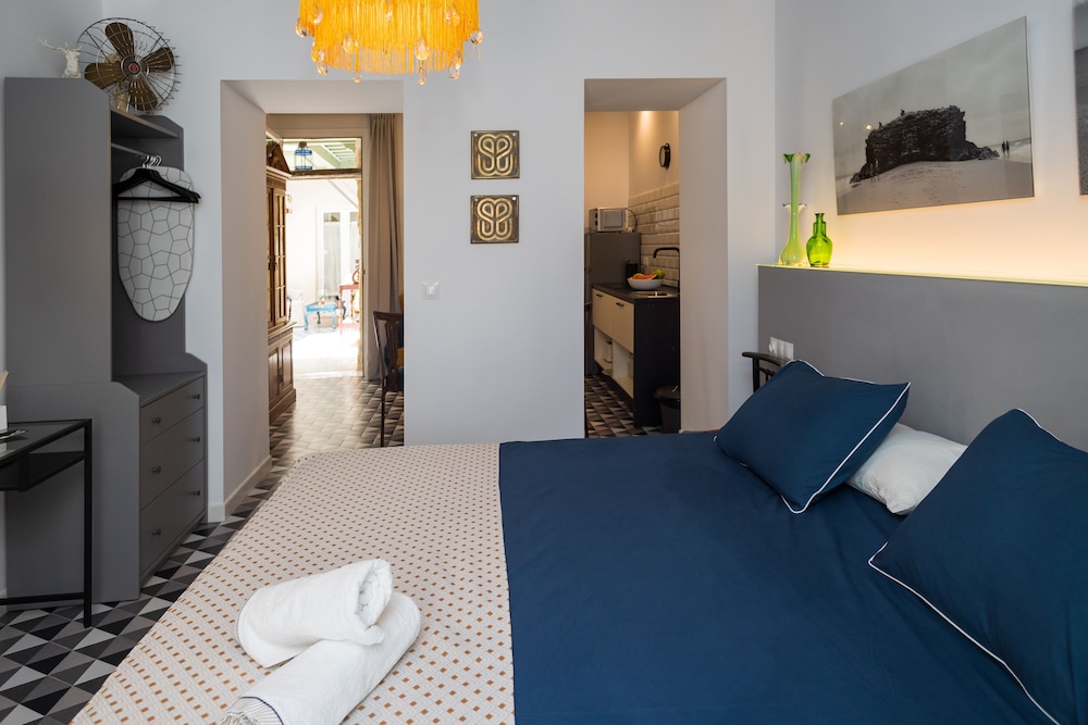portus gaditanus sxviii patio andaluz bed and breakfast