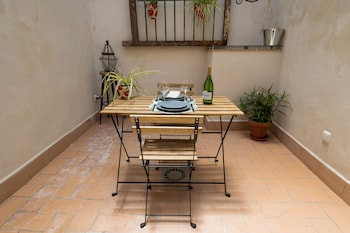 portus gaditanus sxviii patio andaluz bed and breakfast