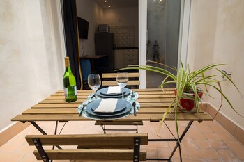 portus gaditanus sxviii patio andaluz bed and breakfast