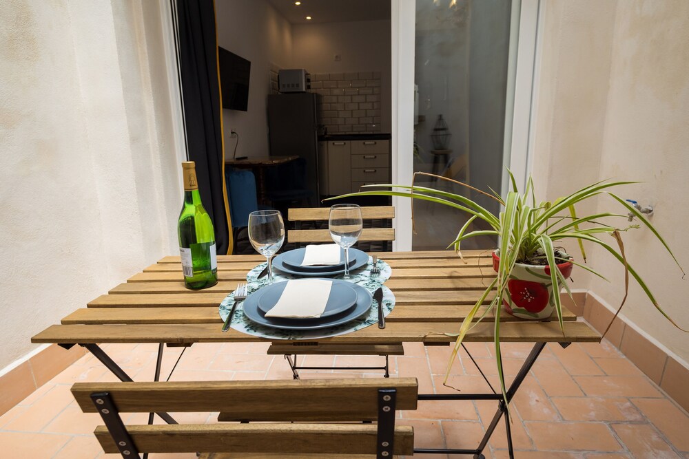 portus gaditanus sxviii patio andaluz bed and breakfast