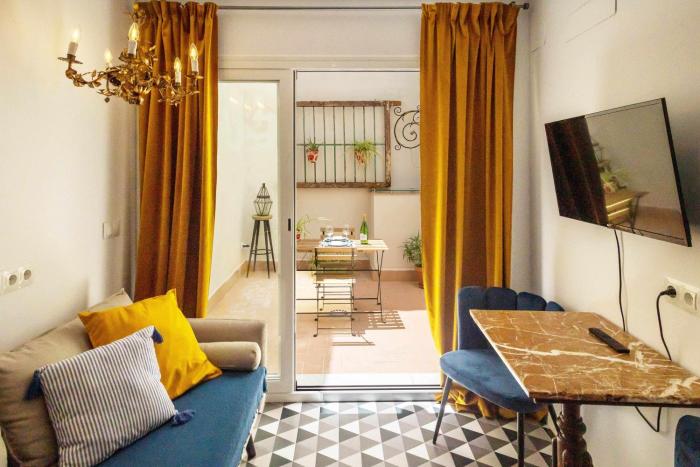 portus gaditanus sxviii patio andaluz bed and breakfast