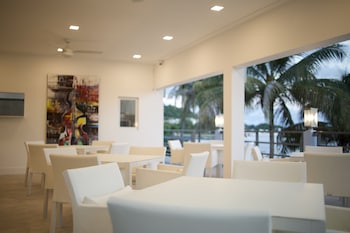 La Vue Boutique Hotel & Beach Club,Calliaqua>>Arnos Vale,3.5 star