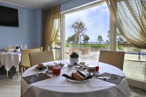 aregai marina hotel and residence