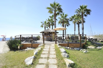 aregai marina hotel and residence
