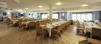 aregai marina hotel and residence