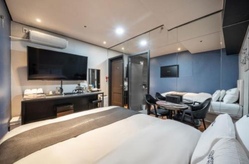 bundang yatap you and me hotel