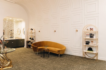 The Bellwether Hotel,1300 Bardstown Rd,2 star