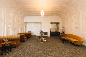 The Bellwether Hotel,1300 Bardstown Rd,2 star