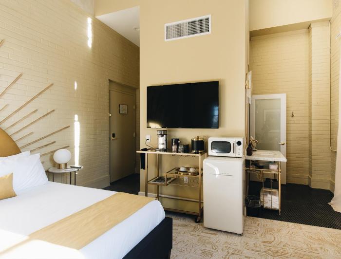 the bellwether hotel
