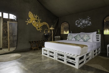 wild glamping gal oya