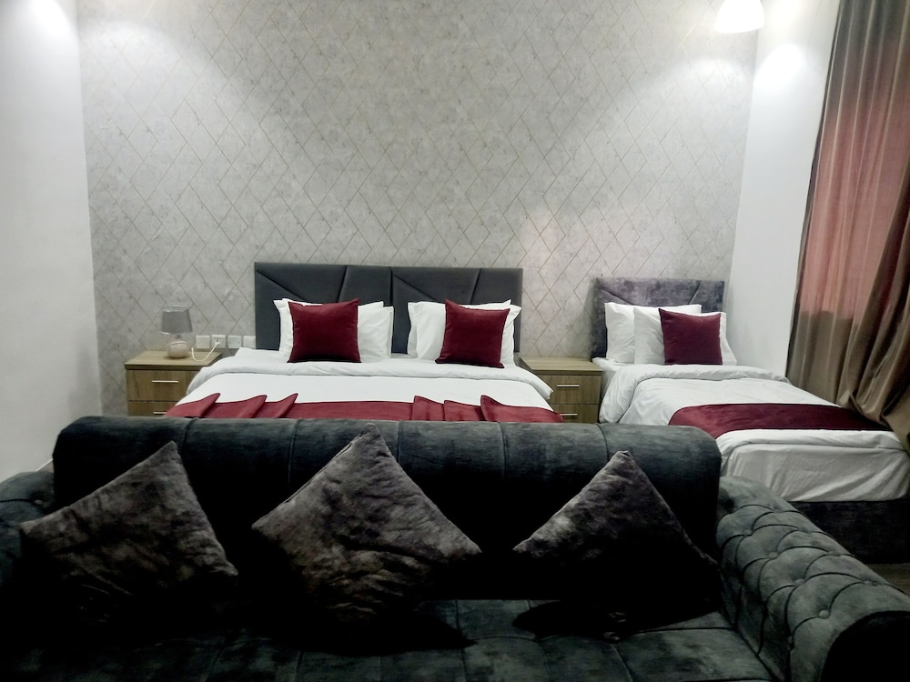 twins downtown hotel