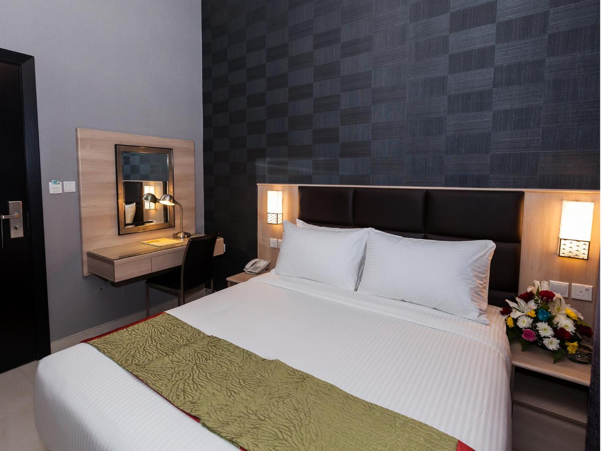 florida square hotel