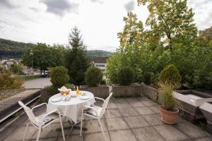 hotel restaurant neuhaus