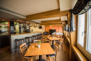hotel restaurant neuhaus
