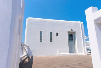 melesios mykonos town studios