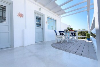 melesios mykonos town studios