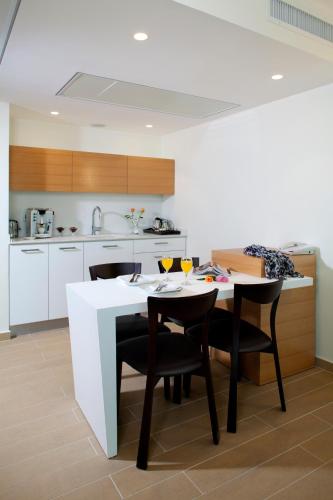 west all suite boutique ashdod