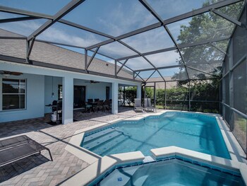 sapphire sky villa 4 bedrooms