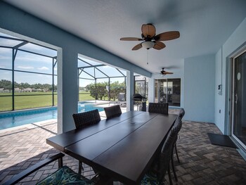 sapphire sky villa 4 bedrooms
