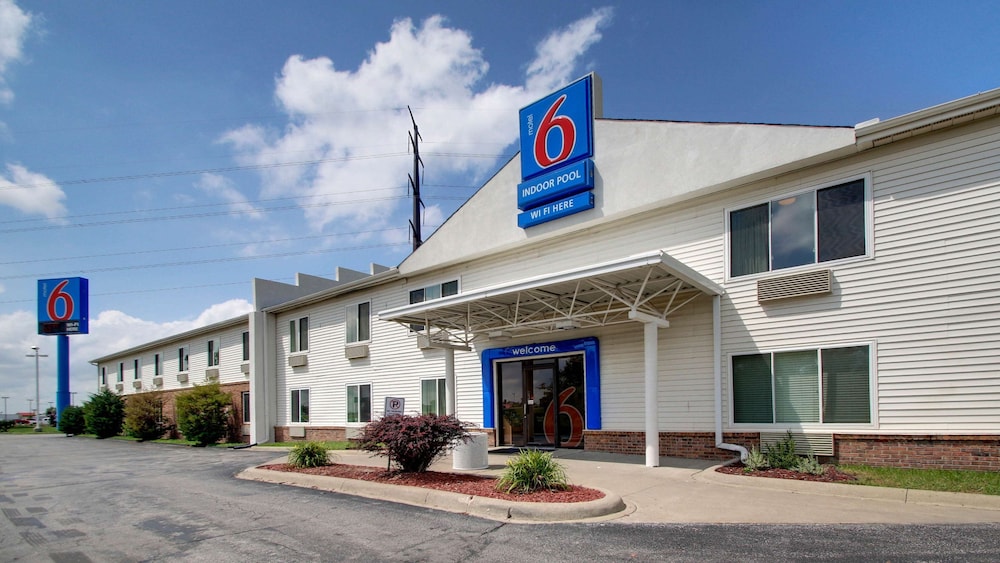 studio 6 altoona ia des moines east