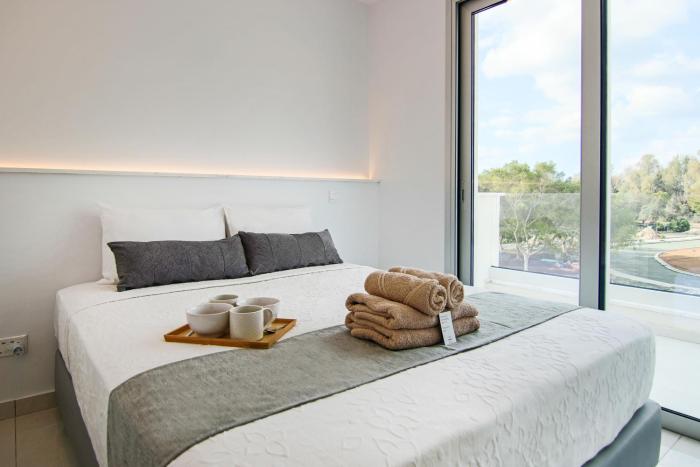 phaedrus living seaside executive flat harbour 201