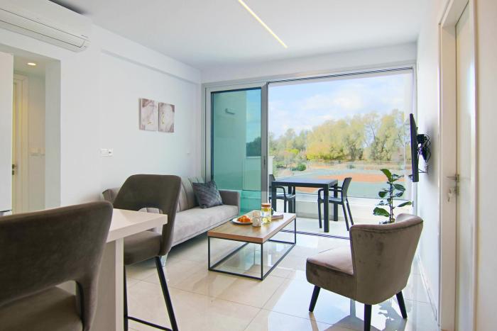 phaedrus living seaside executive flat harbour 201