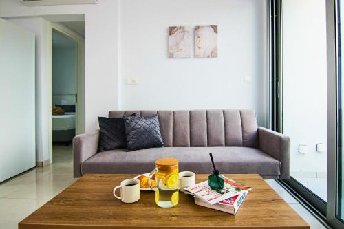 phaedrus living seaside executive flat harbour 201
