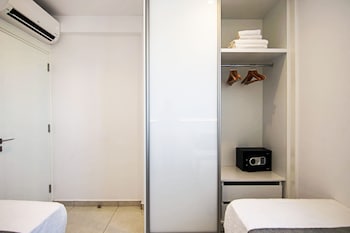 phaedrus living seaside executive flat harbour 203