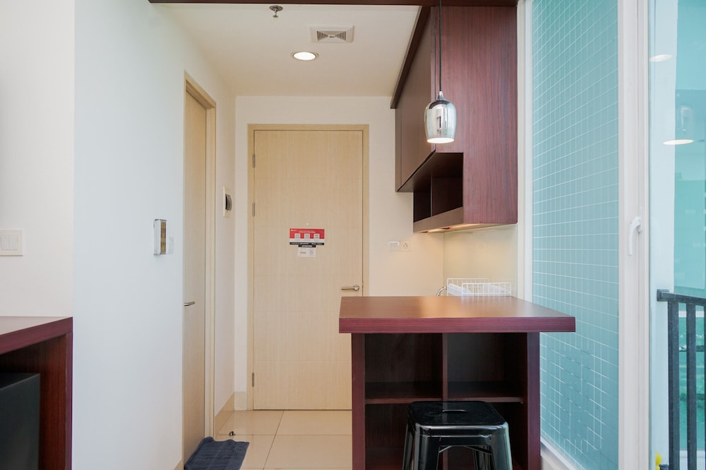 comfy and nice studio at tree park city bsd apartment