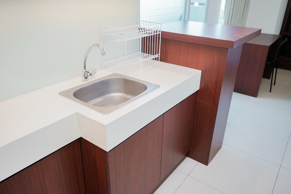 comfy and nice studio at tree park city bsd apartment