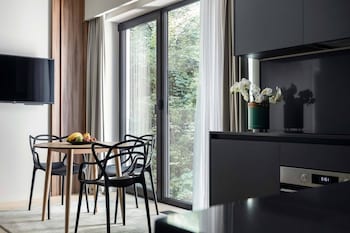 the central kirchberg smart aparthotel