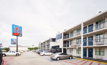 studio 6 houston tx medical center nrg stadium