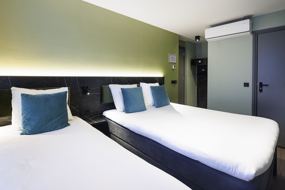ciao papa hotel amsterdam central station