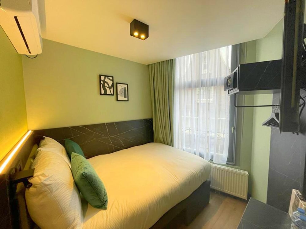 ciao papa hotel amsterdam central station