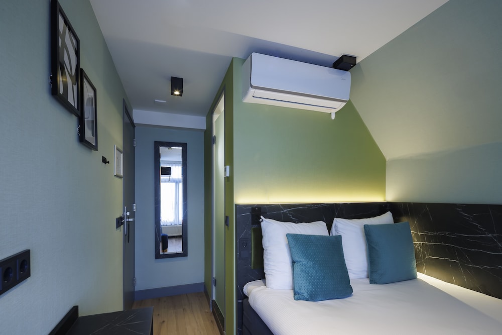 ciao papa hotel amsterdam central station