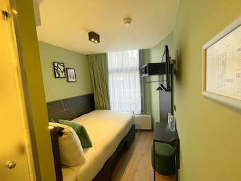 ciao papa hotel amsterdam central station
