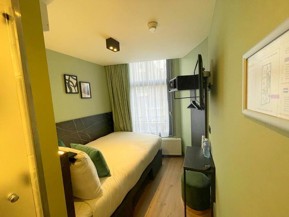 ciao papa hotel amsterdam central station