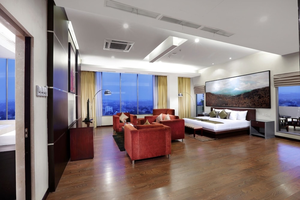 grand candi hotel
