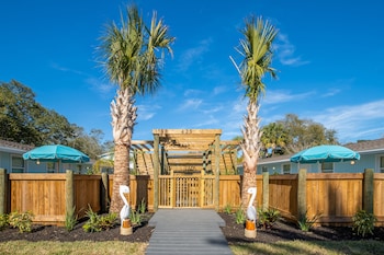 Salt Air Inn & Suites,Duval>>Atlantic Beach,2.5 star