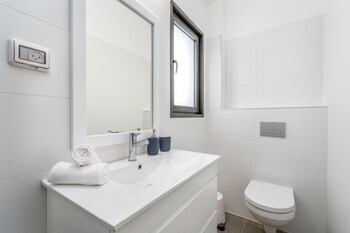 luxury garden apartment heated pool